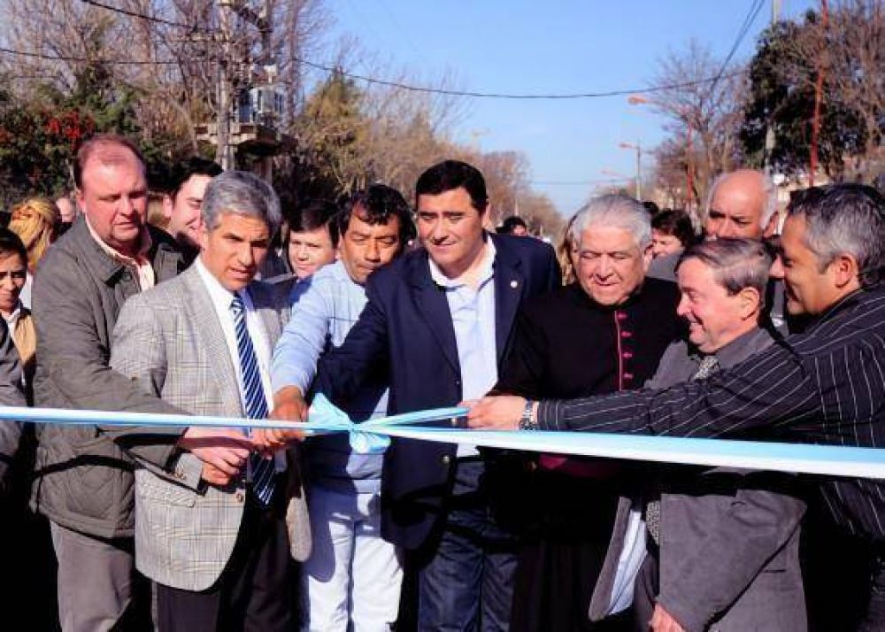 M�s calles con asfalto y obras en Justo Daract