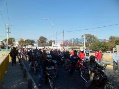 Empleados de Obras Publicas marcharon pidiendo di�logo con el ministro Dusso