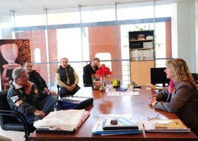 La Ministra de Deportes recibi� a Omar G�ndara, un sanluise�o que compite en el Dakar