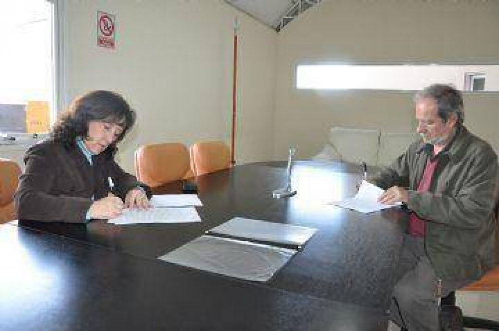 La Universidad de La Punta adquiri� pizarras digitales para una mejor calidad educativa