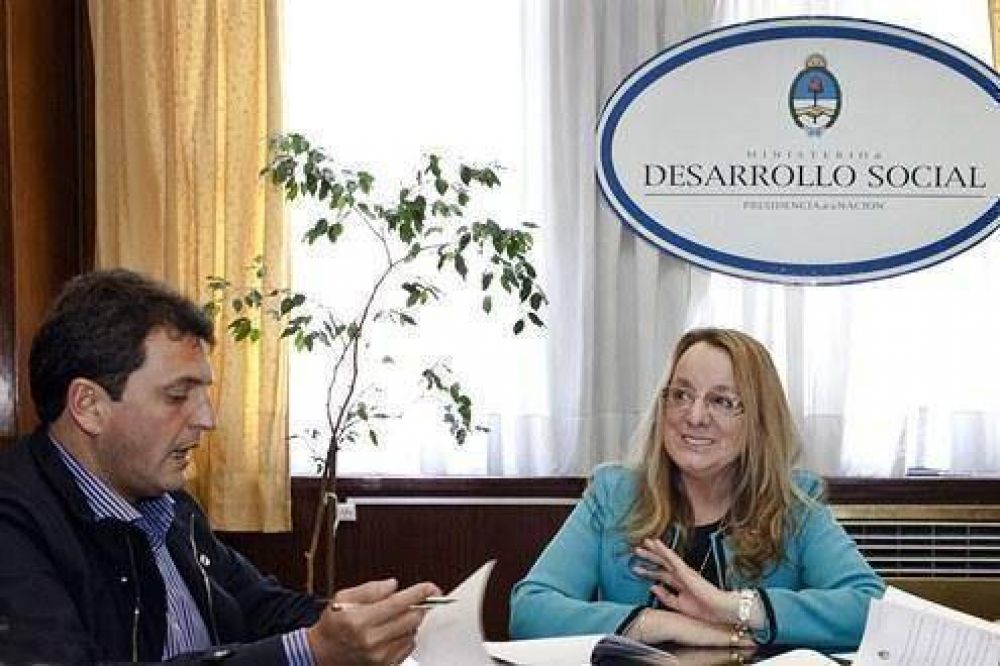 Massa firm� un convenio por una nueva etapa de Argentina Trabaja con Alicia Kirchner