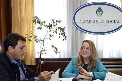 Massa firm� un convenio por una nueva etapa de Argentina Trabaja con Alicia Kirchner