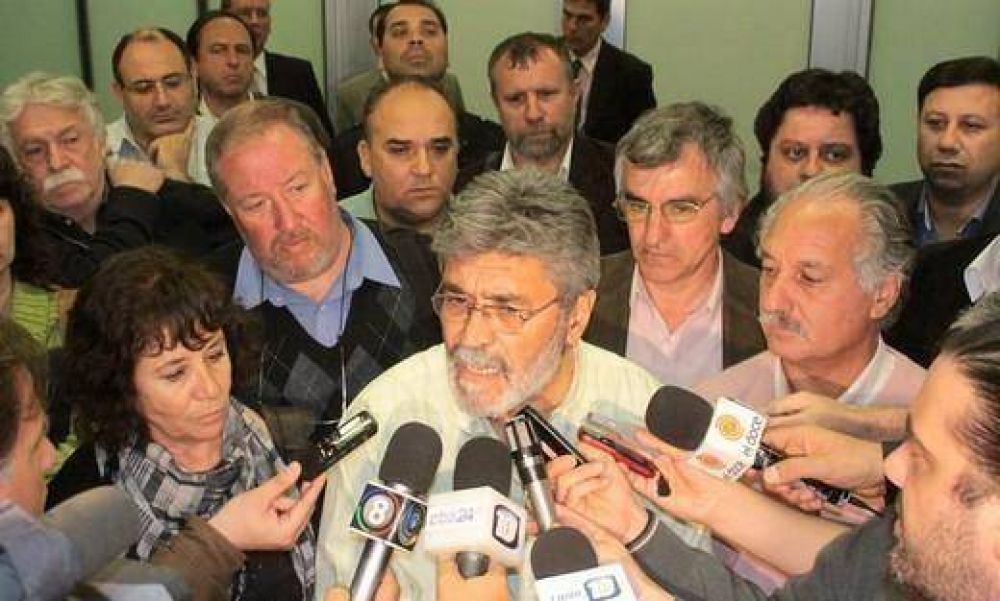 Los estatales firmaron una tregua con el gobierno y no habr�a paros