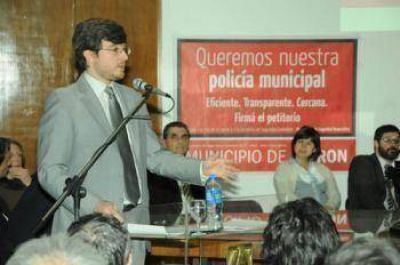 Polic�a Municipal: Ghi convoc� a la comunidad a firmar un petitorio