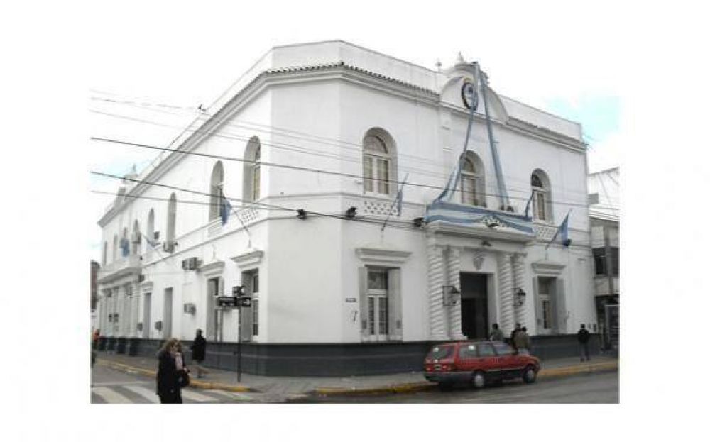 Z�ccaro descart� adelantar el anuncio del aumento para los trabajadores comunales