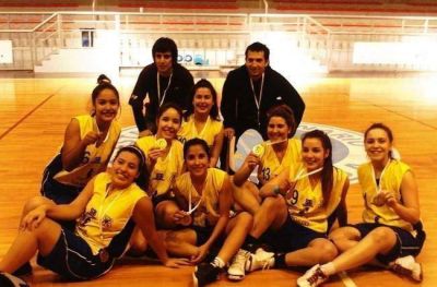Formosa y Villa Escolar, ganadores en b�squet