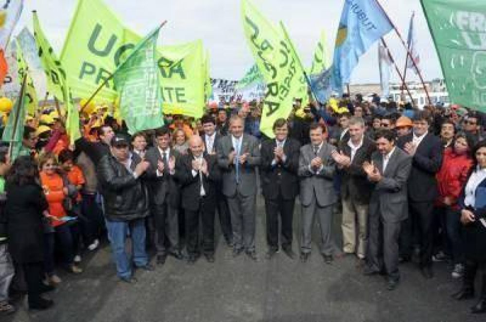 La doble trocha que une Madryn con Trelew qued� oficialmente inaugurada