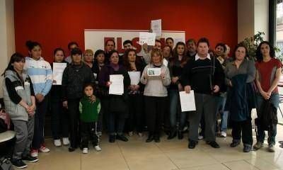 En medio de una pelea pol�tica, a un grupo de vecinos de Guaymall�n no le construyen el barrio
