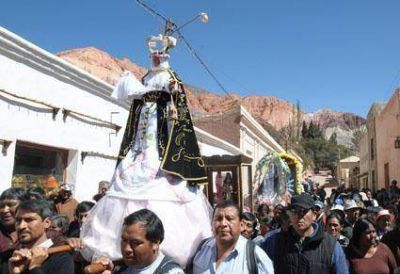 Purmamarca de fiesta Emotivo tributo a Santa Rosa de Lima