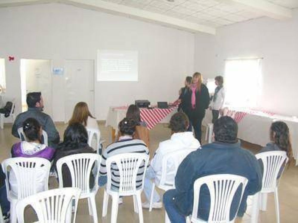 Lanzaron, desde el  Servicio Local, el  programa Rojas  por tus Derechos