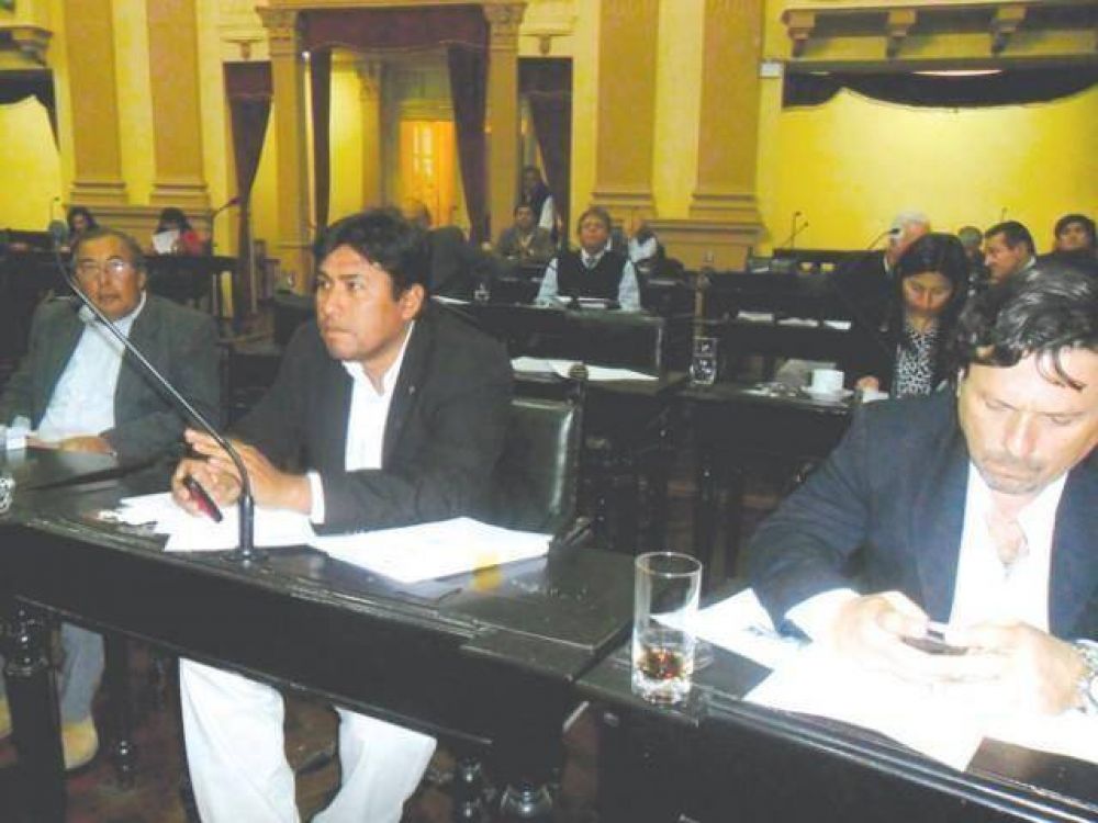 Media sanci�n a la ley que dispone feriado el 13 de febrero de 2013