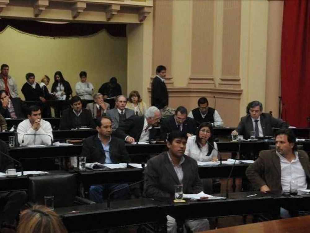 Es ley la eximici�n del pago de tributos provinciales a Procrear