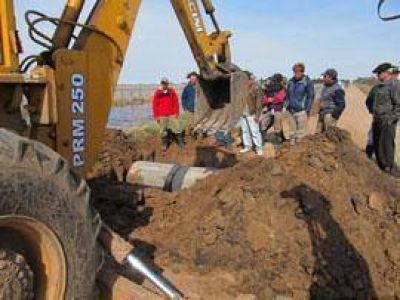  Intensos trabajos en Nueva Plata para aliviar la situaci�n causada por el agua