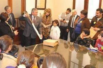 El intendente recibi� a alumnos de Sumampa