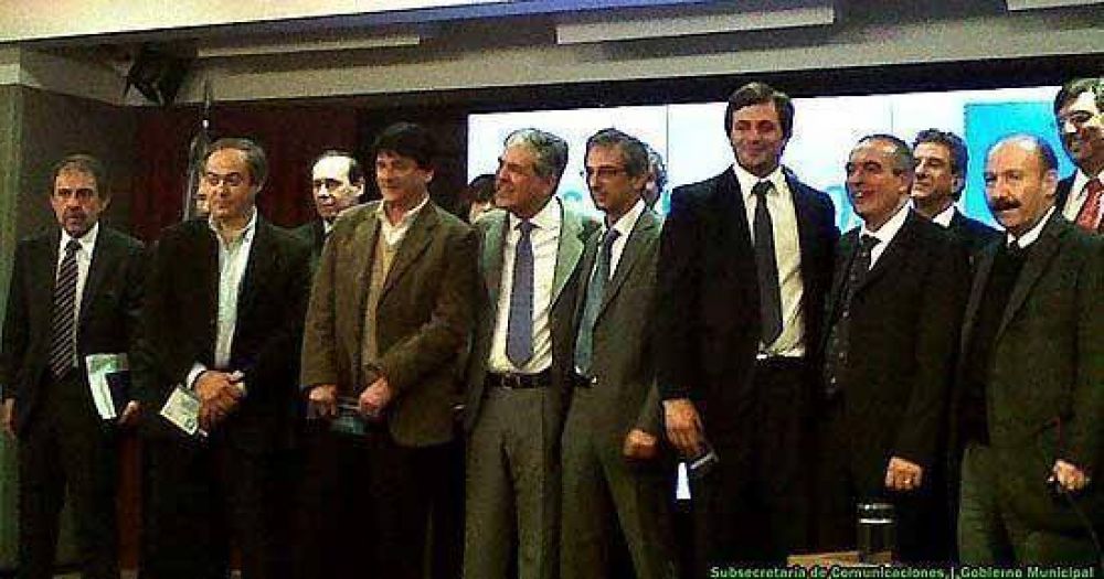 De Vido present� proyectos de obra por 270 millones de pesos para la s�ptima secci�n
