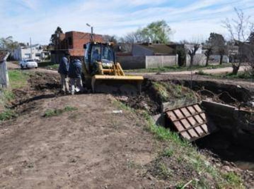 Areas comunales trabajan sobre los da�os de la inundaci�n
