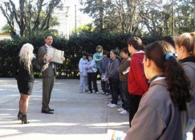 El Municipio contin�a con los programas de orientaci�n vocacional y reciclado