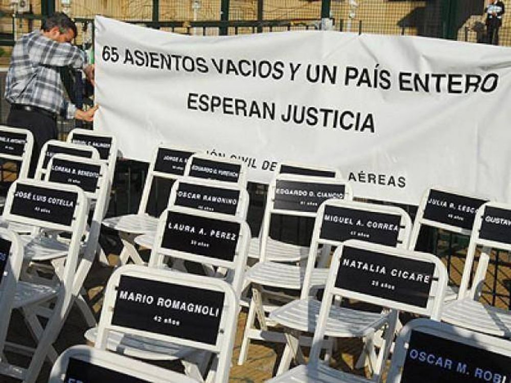 Homenaje a las v�ctimas de LAPA a 13 a�os de la tragedia