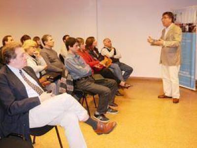 Charla sobre el Centro Comercial a Cielo Abierto 