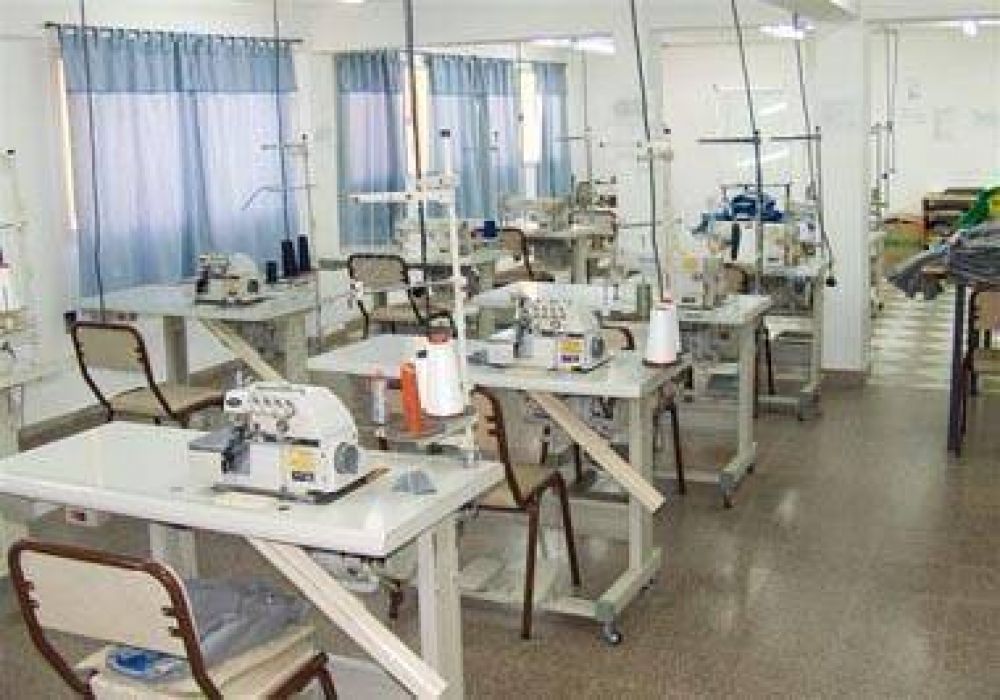 Roban en la �Asociaci�n de Confeccionistas de Jun�n�