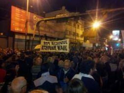 Lan�s: Vecinos marcharon en reclamo de seguridad