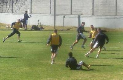 Quilmes hizo f�tbol formal y Caneo jug� para los suplentes