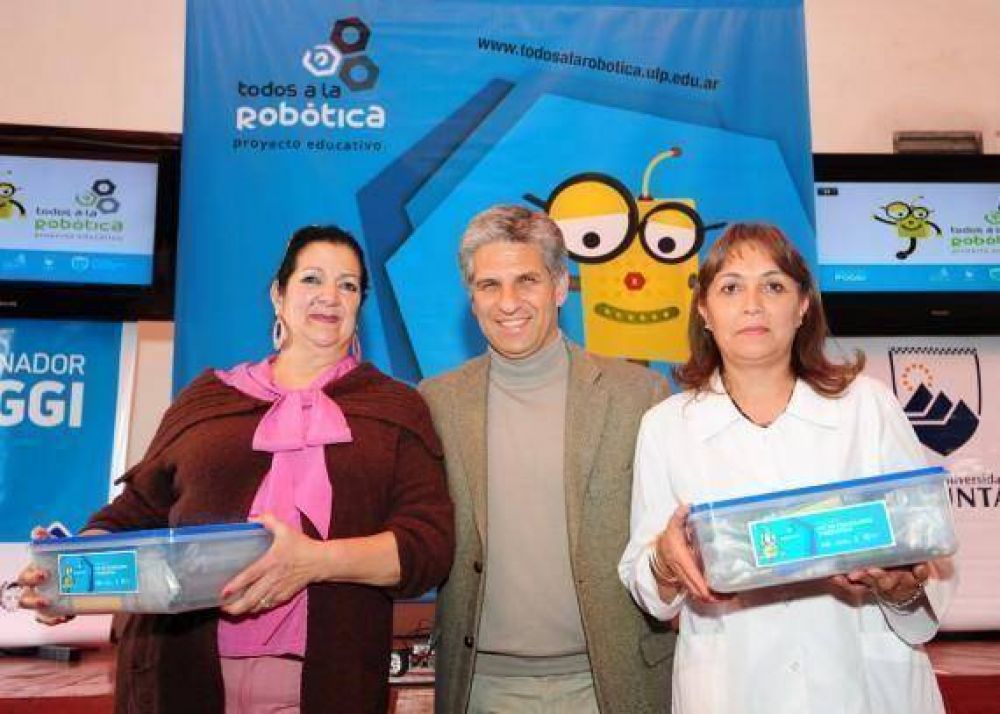 Poggi: �La vida real tambi�n pasa por los robots�