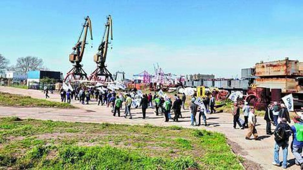 Polo audiovisual: protesta de trabajadores de Isla Demarchi