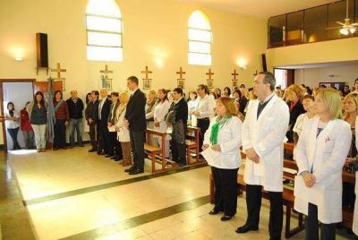 Misa y acto en el Hospital y Maternidad Santa Rosa