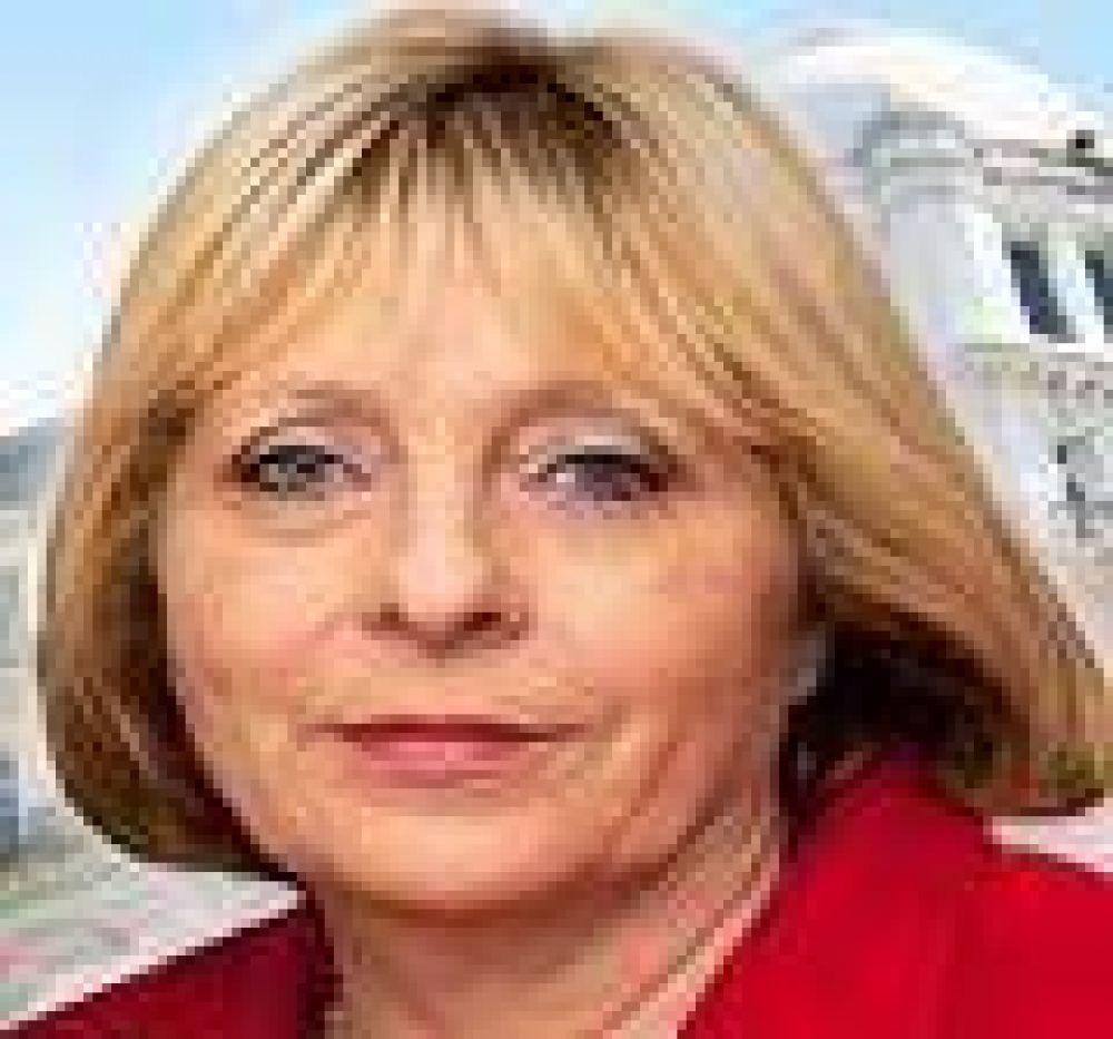  �UNA POL�MICA M�S POR LAS ESCUELAS?