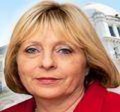  �UNA POL�MICA M�S POR LAS ESCUELAS?