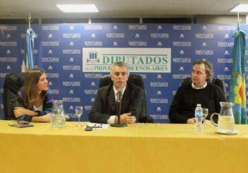 Conmemoraron el D�a Internacional del Detenido Desaparecido en la C�mara de Diputados bonaerense 