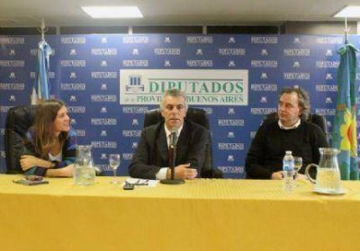 Conmemoraron el D�a Internacional del Detenido Desaparecido en la C�mara de Diputados bonaerense 