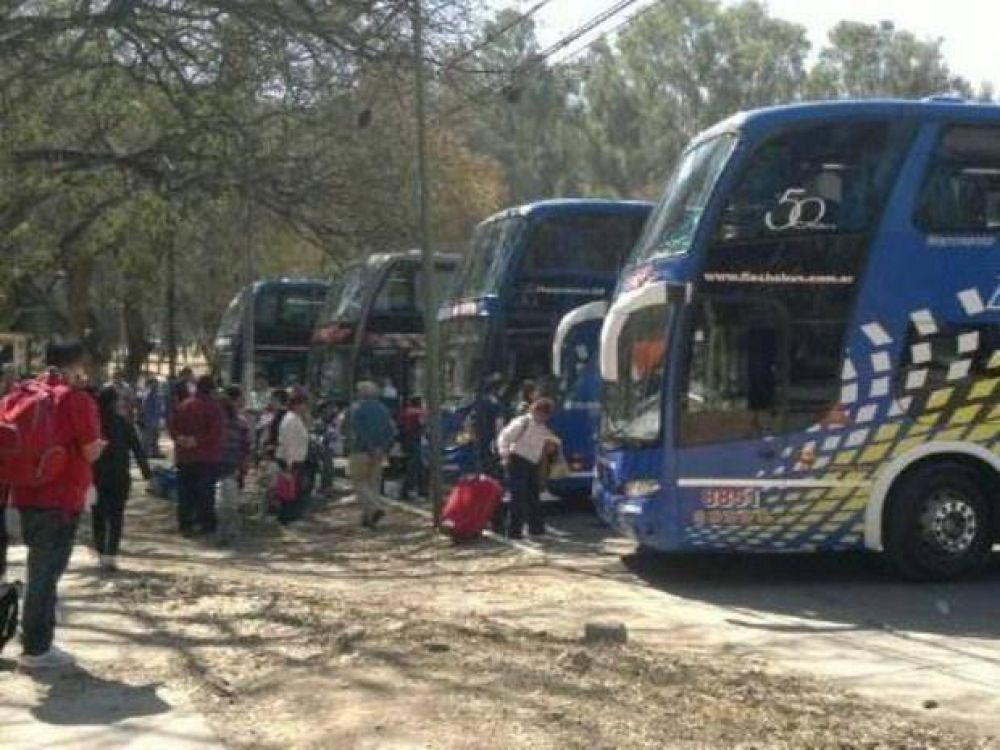 Desbloquearon la terminal y sigue el paro