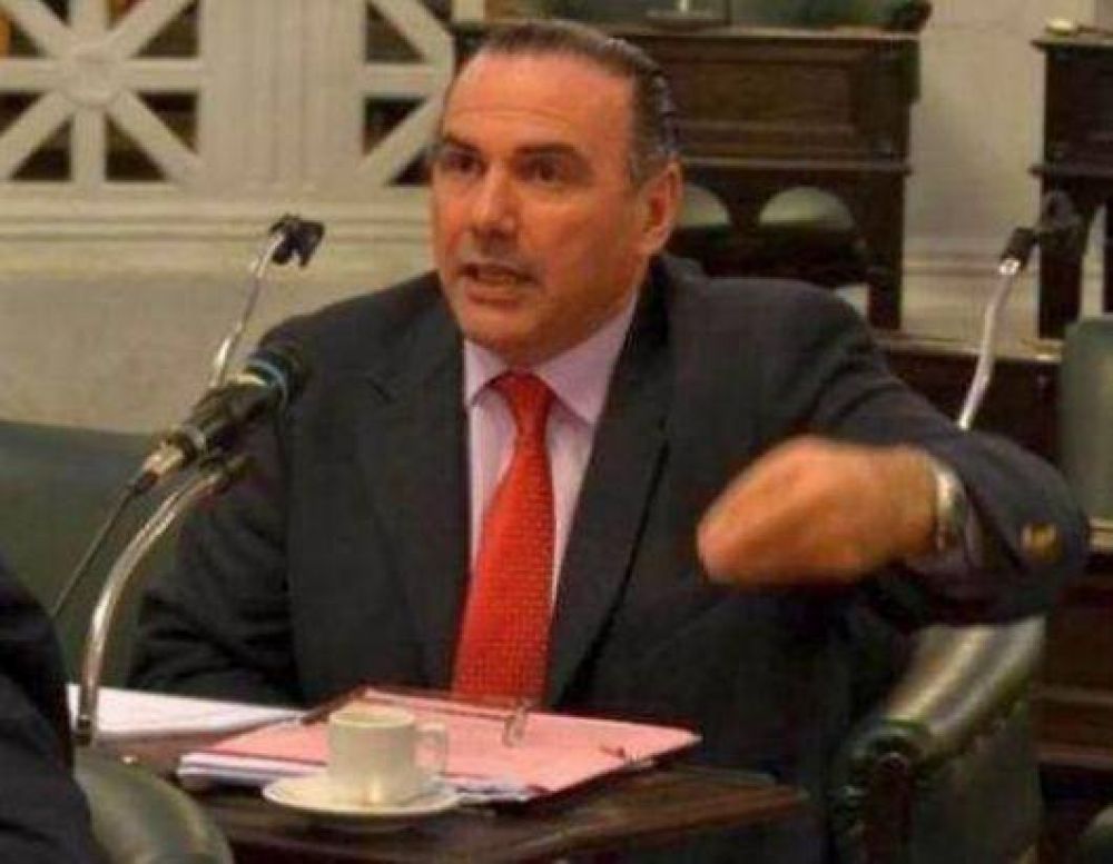 Los radicales, decididos a ir por la disoluci�n del Pacto Fiscal