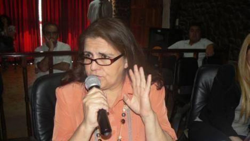Colombo: "Si la UCR va a internas que sea extensivo para el oficialismo"