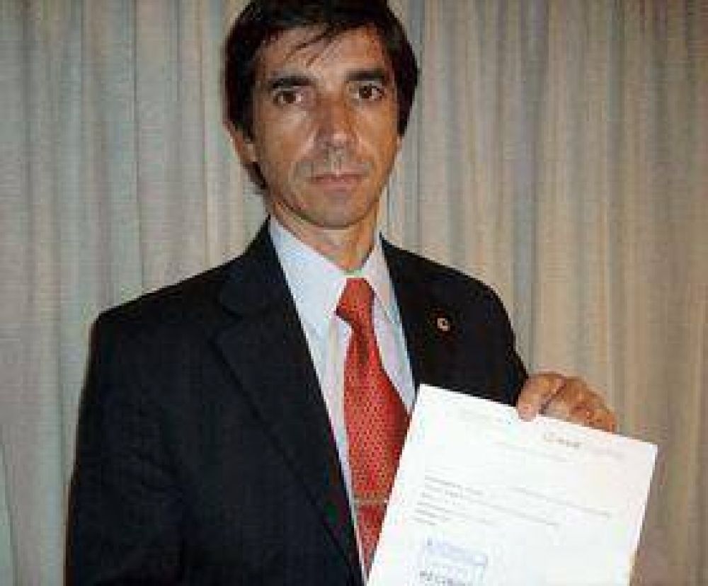 Problemas para otro edil oficialista  El Encuentro Pilarense denuncia a concejal zuccarista por discriminaci�n