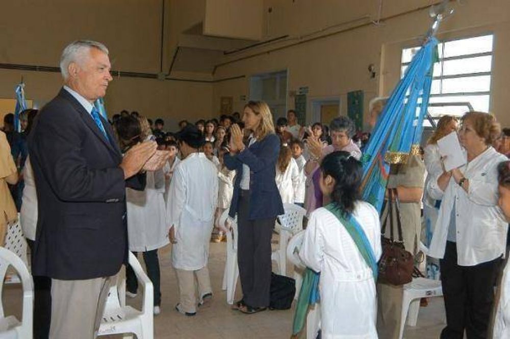 Educaci�n Ivoskus encabez� el acto de apertura del Ciclo Lectivo 2009 en San Mart�n