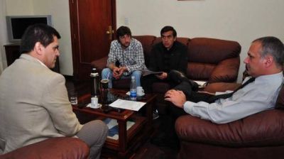 Buzzi recibi� al intendente de R�o Mayo y repasaron obras para la localidad