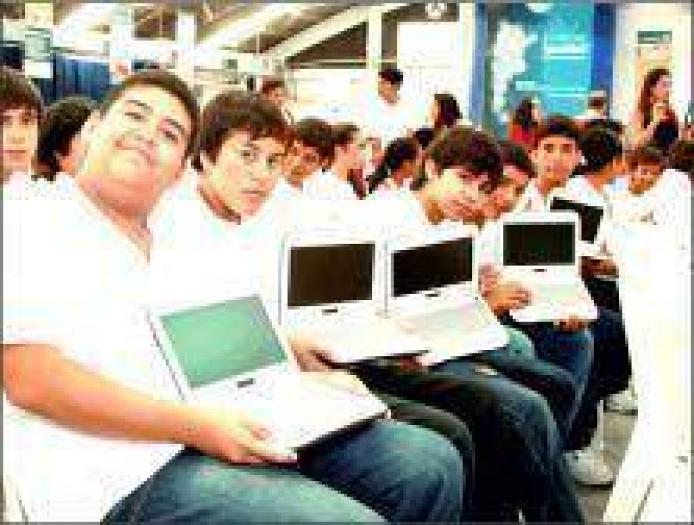 Equipo t�cnico de Conectar Igualdad acompa�ar� a docentes de Santa Rita