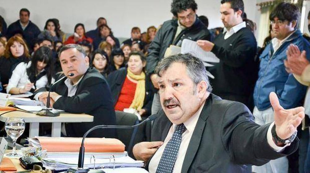 Discusi�n por el pase a planta municipal de 160 cooperativistas