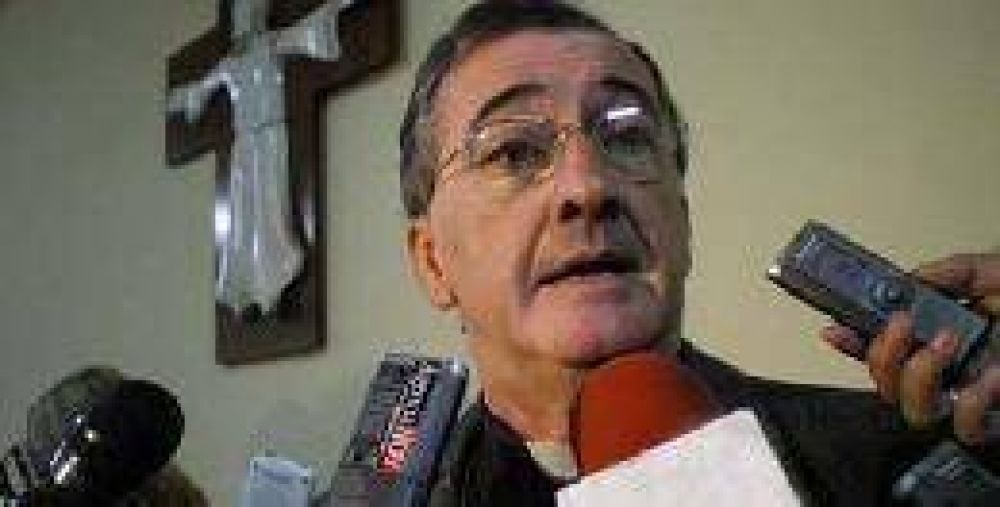 El Obispo Mart�nez en contra de adoctrinar estudiantes en pol�tica