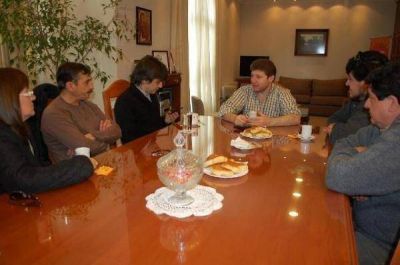 El intendente Melella recibi� a la flamante comisi�n directiva de la ATURG