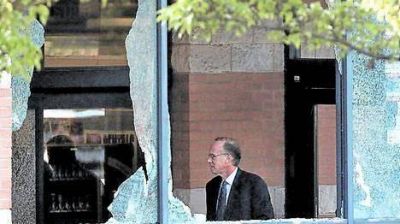 Un ex marine mat� a tiros a dos empleados de un s�per