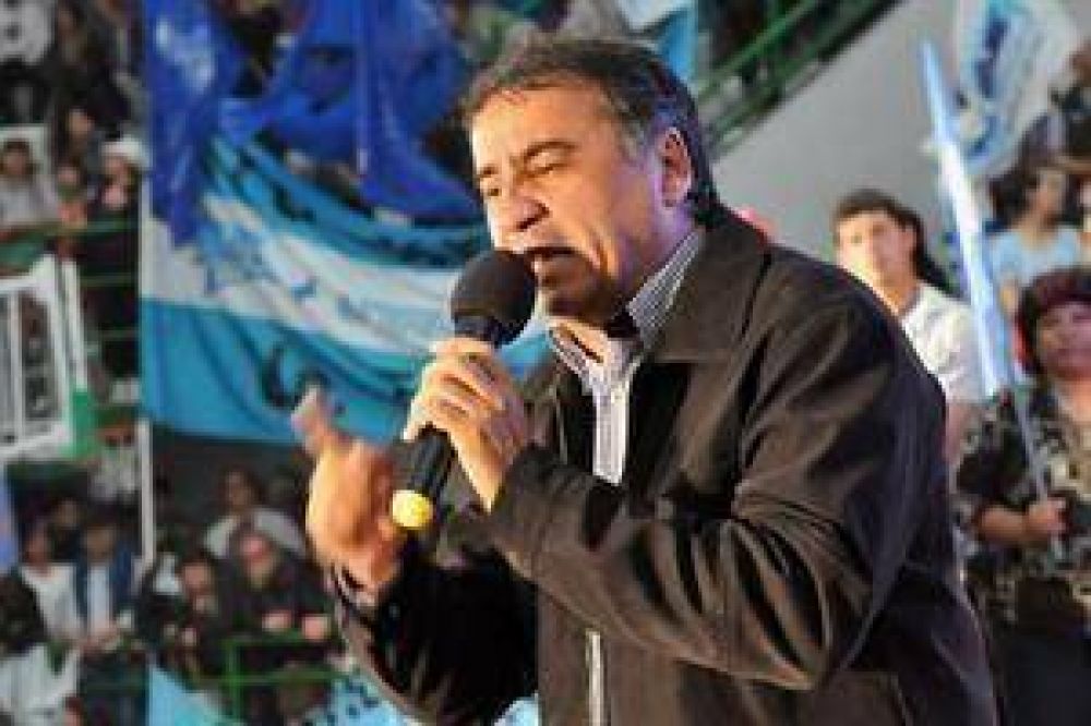 Depetri: "Hay sectores que est�n pensando en la destituci�n del Gobierno"