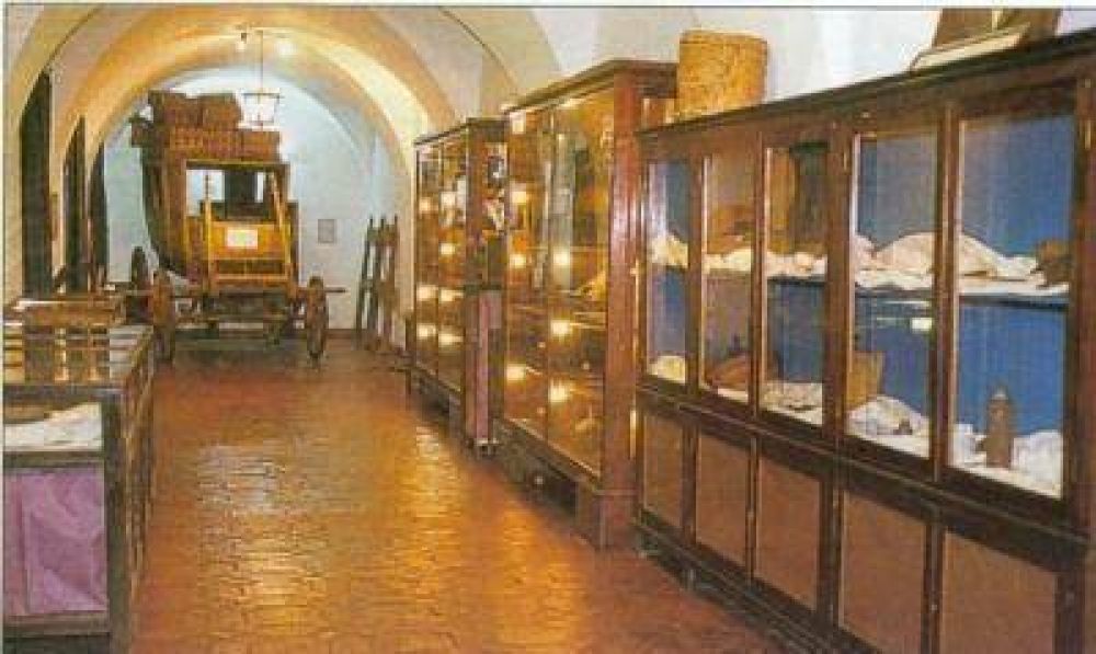 Reordenamiento en el museo Arqueolgico Adn Quiroga