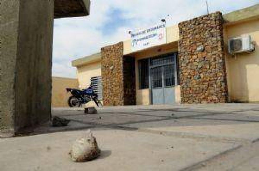 Batalla campal termin� con detenidos y polic�as heridos