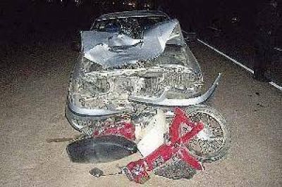 Una mujer falleci� y su marido y su hija, en grave estado en violento choque en la Ruta 92