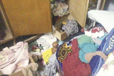 Amenazan a mujer con un arma, ingresan a su domicilio y le roban 1.500 pesos, antes de maniatarla