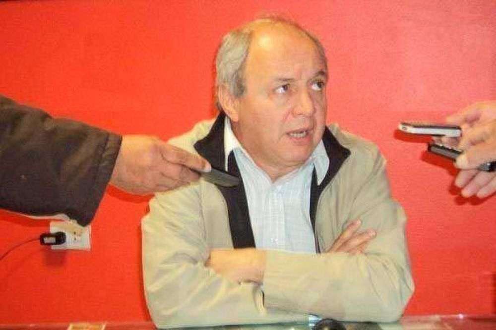 Anuncian mejoras en los edificios del mercado y de la terminal de A�atuya